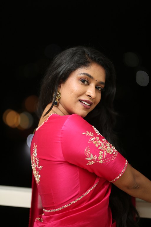 Vedha Jalandhar Stunning Looks in Saree