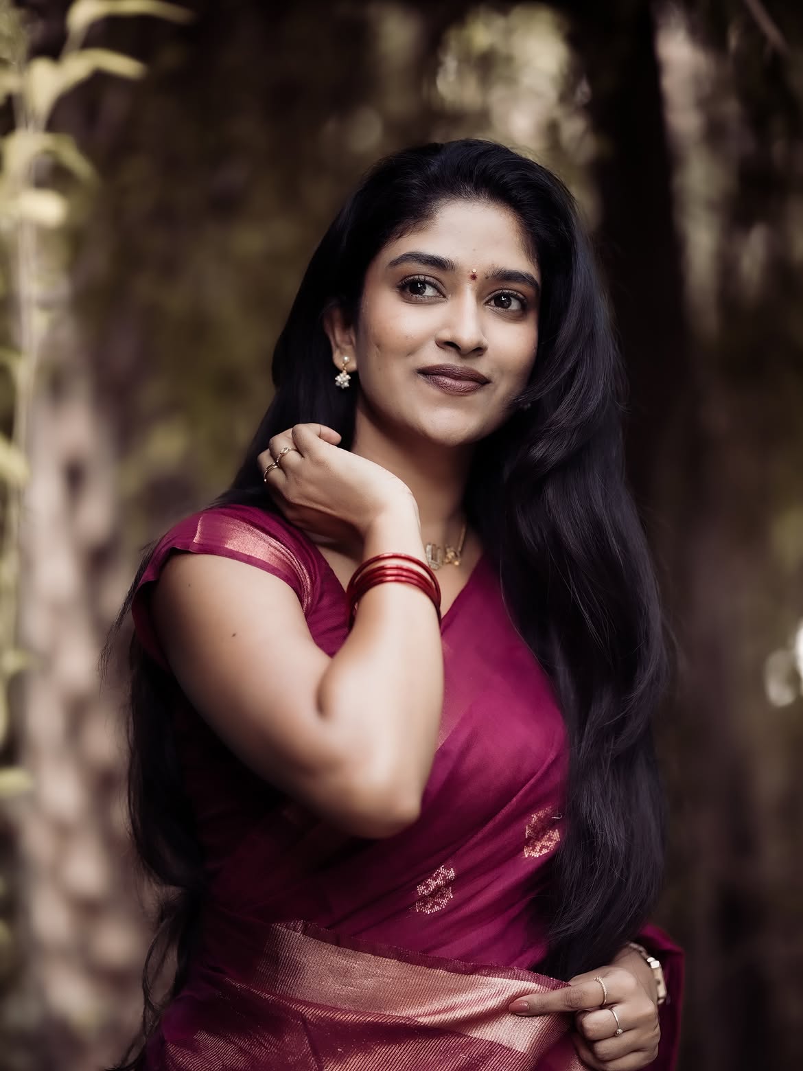 Vedha Jalandhar Stunning Looks in Saree