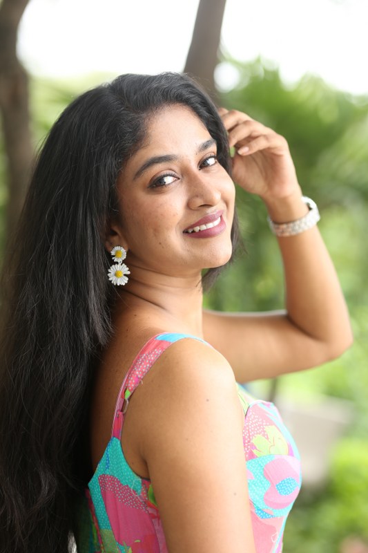 Vedha Jalandhar Simple Looks in Ameerlog Promotions
