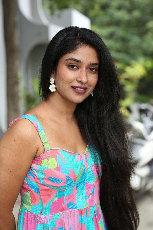 Vedha Jalandhar Simple Looks in Ameerlog Promotions