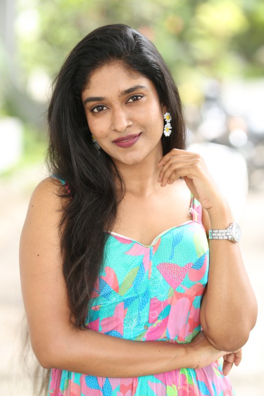 Vedha Jalandhar Simple Looks in Ameerlog Promotions