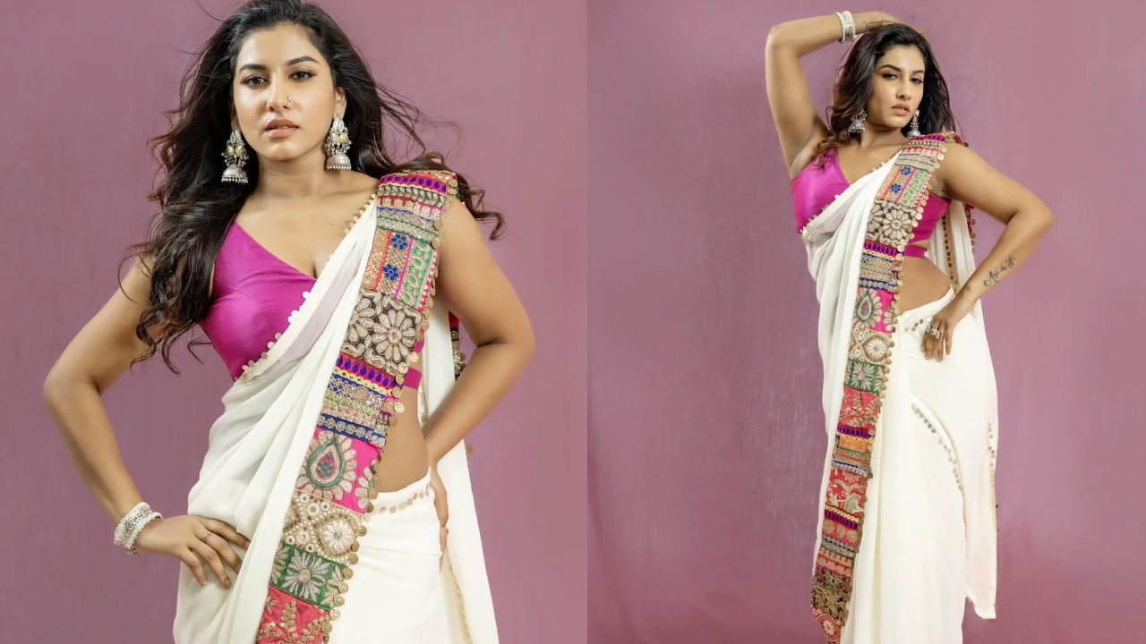 Anchor Vishnu Priya Bhimeneni Shares Photos in White Saree