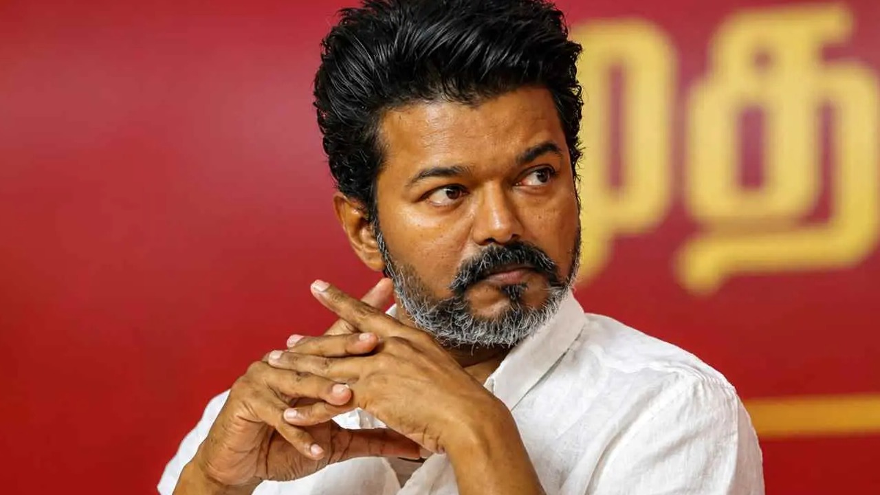 CM Vijay : మళ్ళీ నీళ్ల వివాదం.. సీఎం సినిమాకు షాక్ ఇచ్చిన కర్ణాటక..