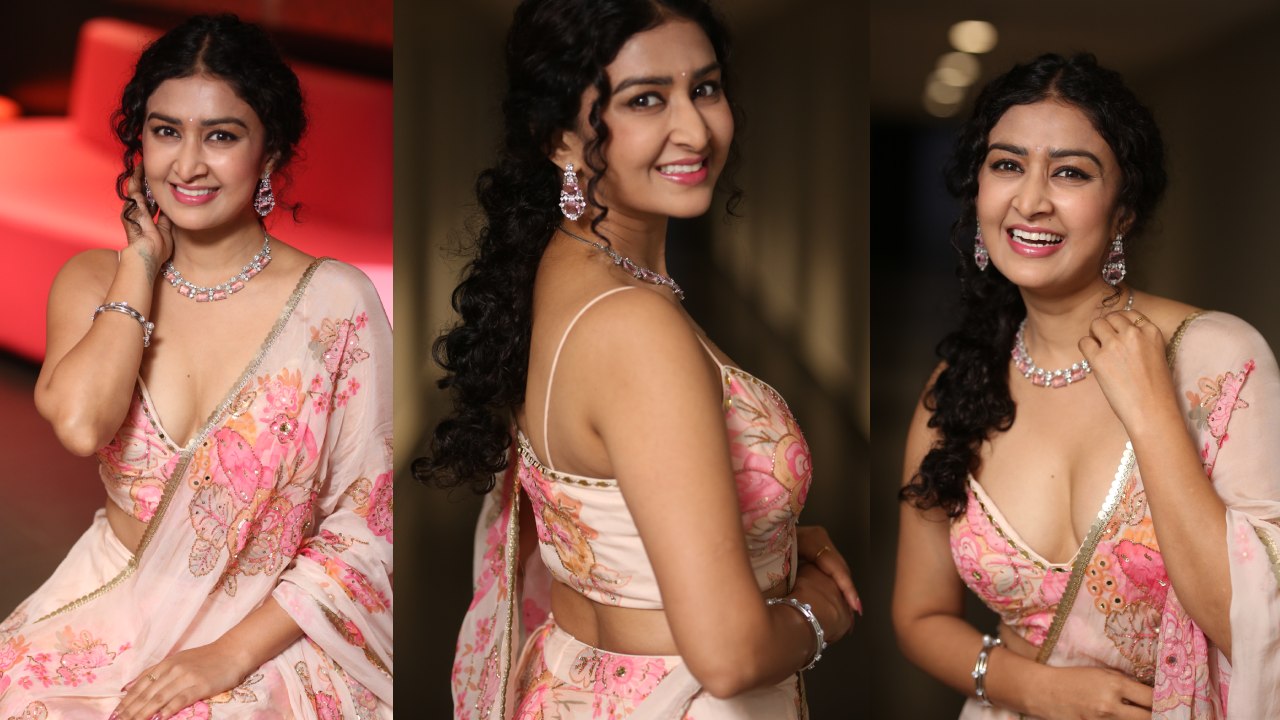 Farnaz Shetty : టాలీవుడ్ లోకి ఎంట్రీ ఇస్తున్న కొత్త హీరోయిన్.. ఫర్నాజ్ శెట్టి ఫొటోలు..