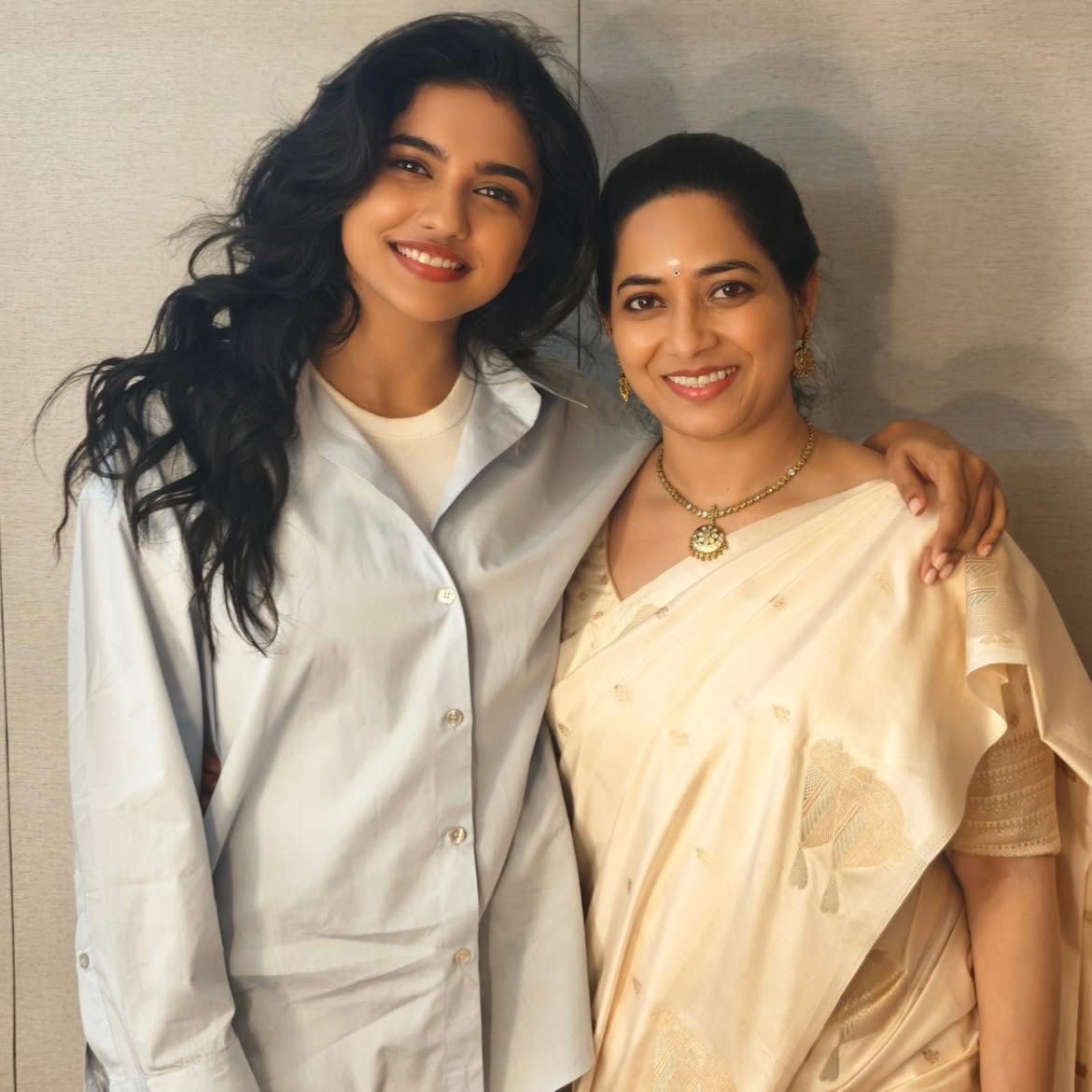 Haarika Shares Suriya Vishwanath and Sons Working Stills
