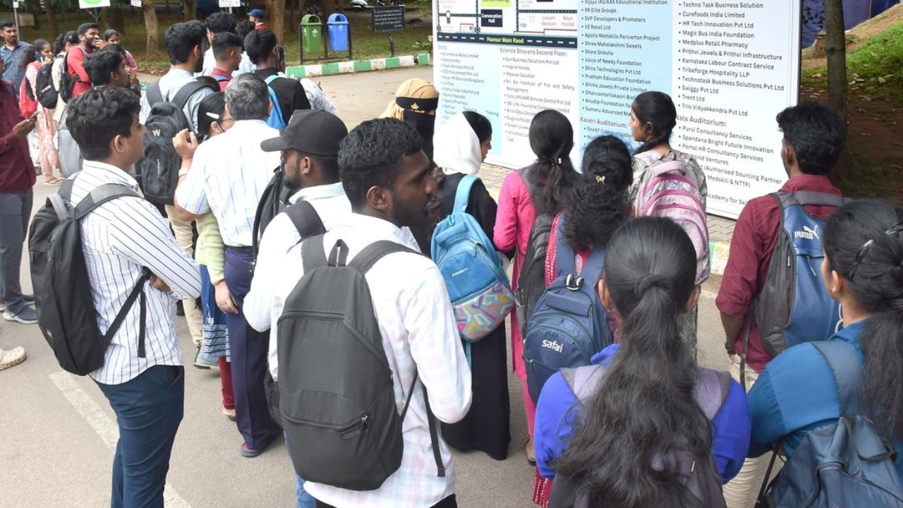 Bank Jobs : నిరుద్యోగులకు శుభవార్త.. ప్రముఖ బ్యాంకులో 250 రిలేషన్‌షిప్ మేనేజర్ పోస్టులు.. జీతం ఎంతంటే? పూర్తి వివరాలు ఇవే