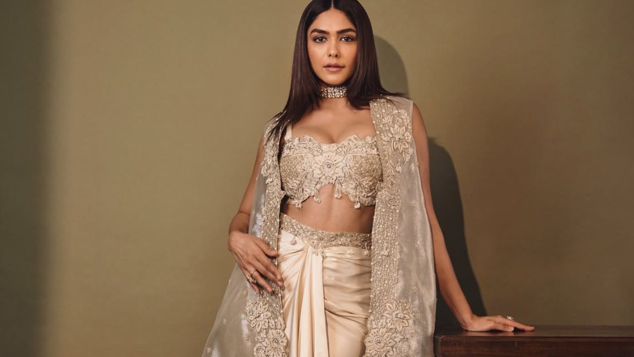 Mrunal Thakur : మృణాల్ ఠాకూర్ చేతిలో తెలుగు సినిమాలు లేవా? అసలే ఫ్లాప్స్..