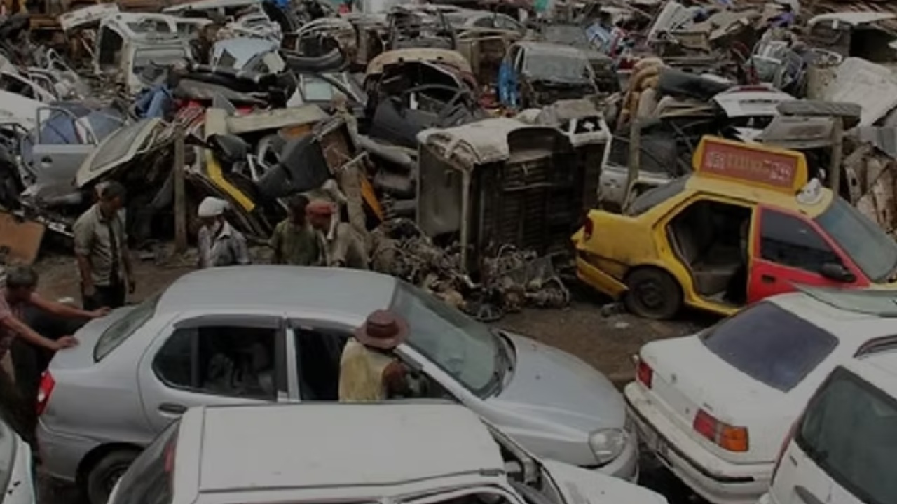 Vehicle Scrapping Policy : మీ ఇంట్లో 15ఏళ్ల పాత వాహనం ఉందా? స్క్రాప్ చేస్తే నగదు, ట్యాక్స్‌లో భారీ ప్రయోజనం!