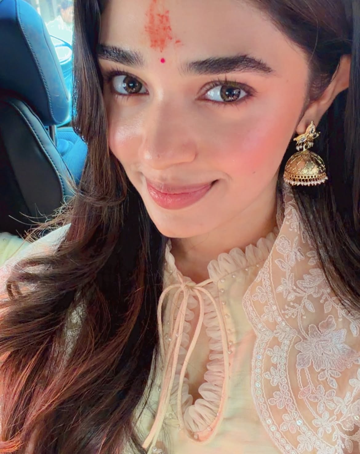 Krithi Shetty Visits Vinayaka Idols in Mumbai
