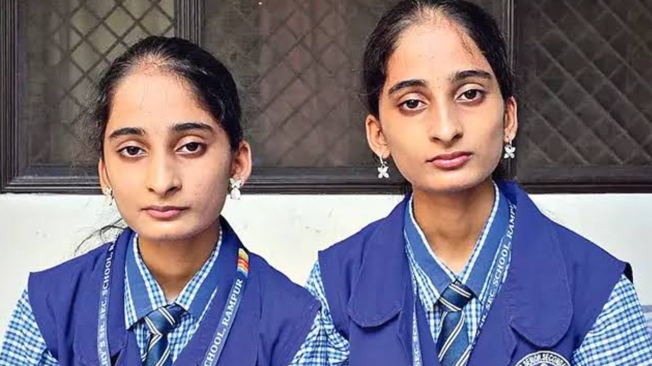Twin Sisters : ఆధార్ వ్యవస్థకే చుక్కలు చూపించిన కవలలు.. వేలి గుర్తులు, ఐరిస్ సేమ్ టూ సేమ్.. చివరికి ఏం జరిగిందంటే!