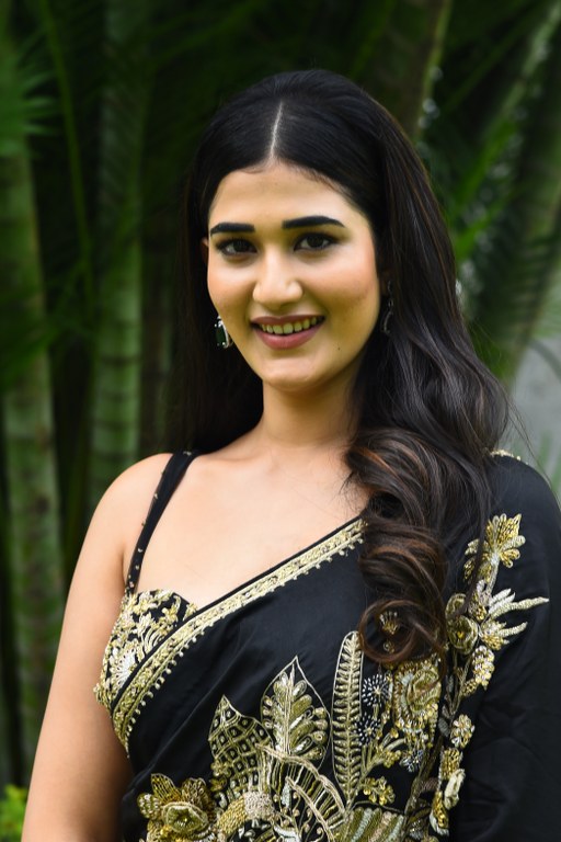 Amrutha Chowdary Stunning Looks in Black Saree