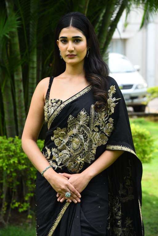 Amrutha Chowdary Stunning Looks in Black Saree