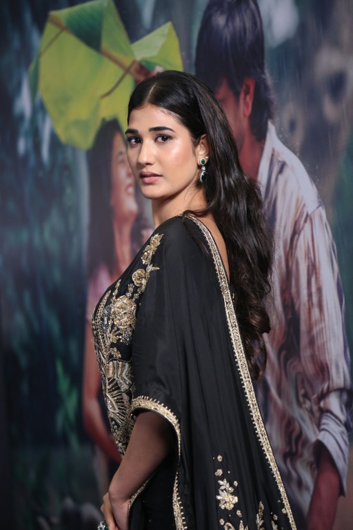 Amrutha Chowdary Stunning Looks in Black Saree