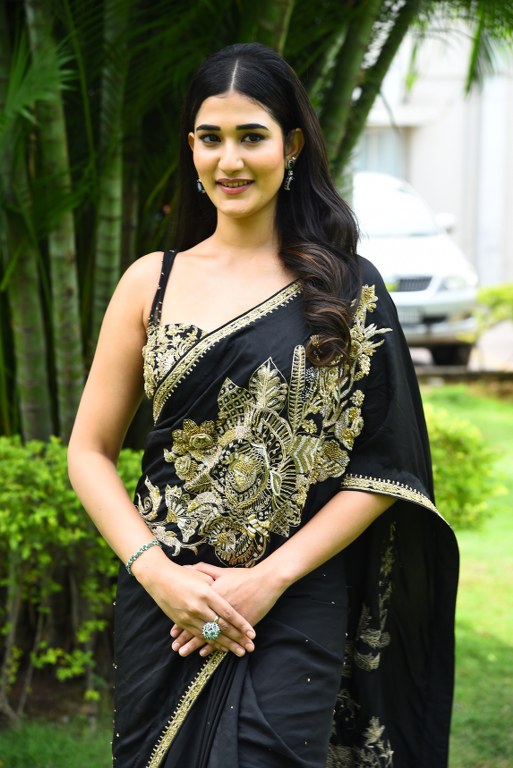 Amrutha Chowdary Stunning Looks in Black Saree