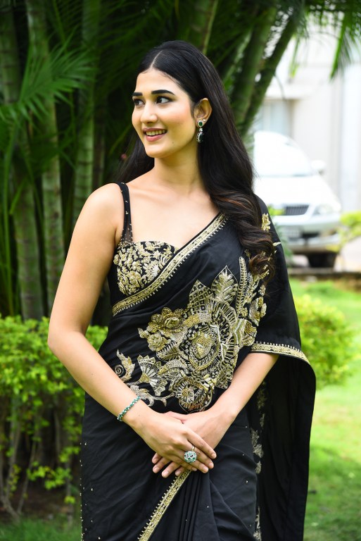 Amrutha Chowdary Stunning Looks in Black Saree
