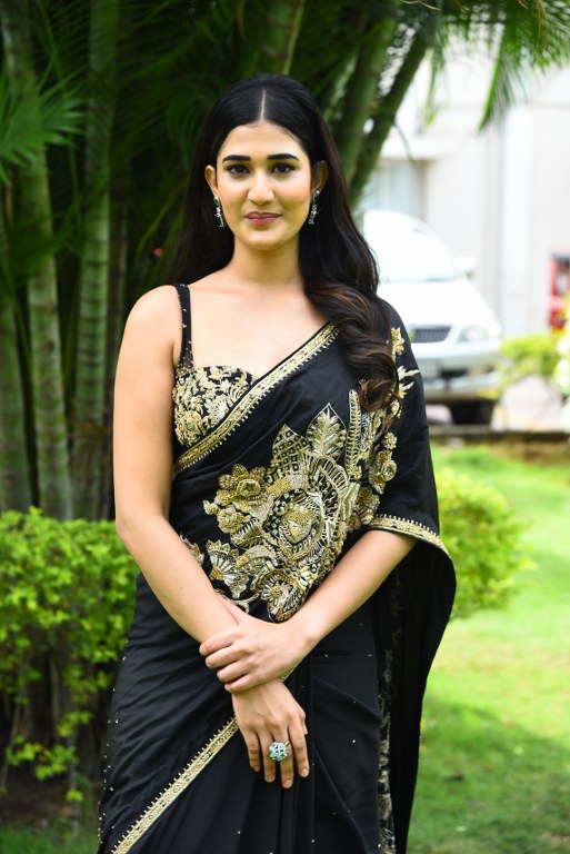 Amrutha Chowdary Stunning Looks in Black Saree