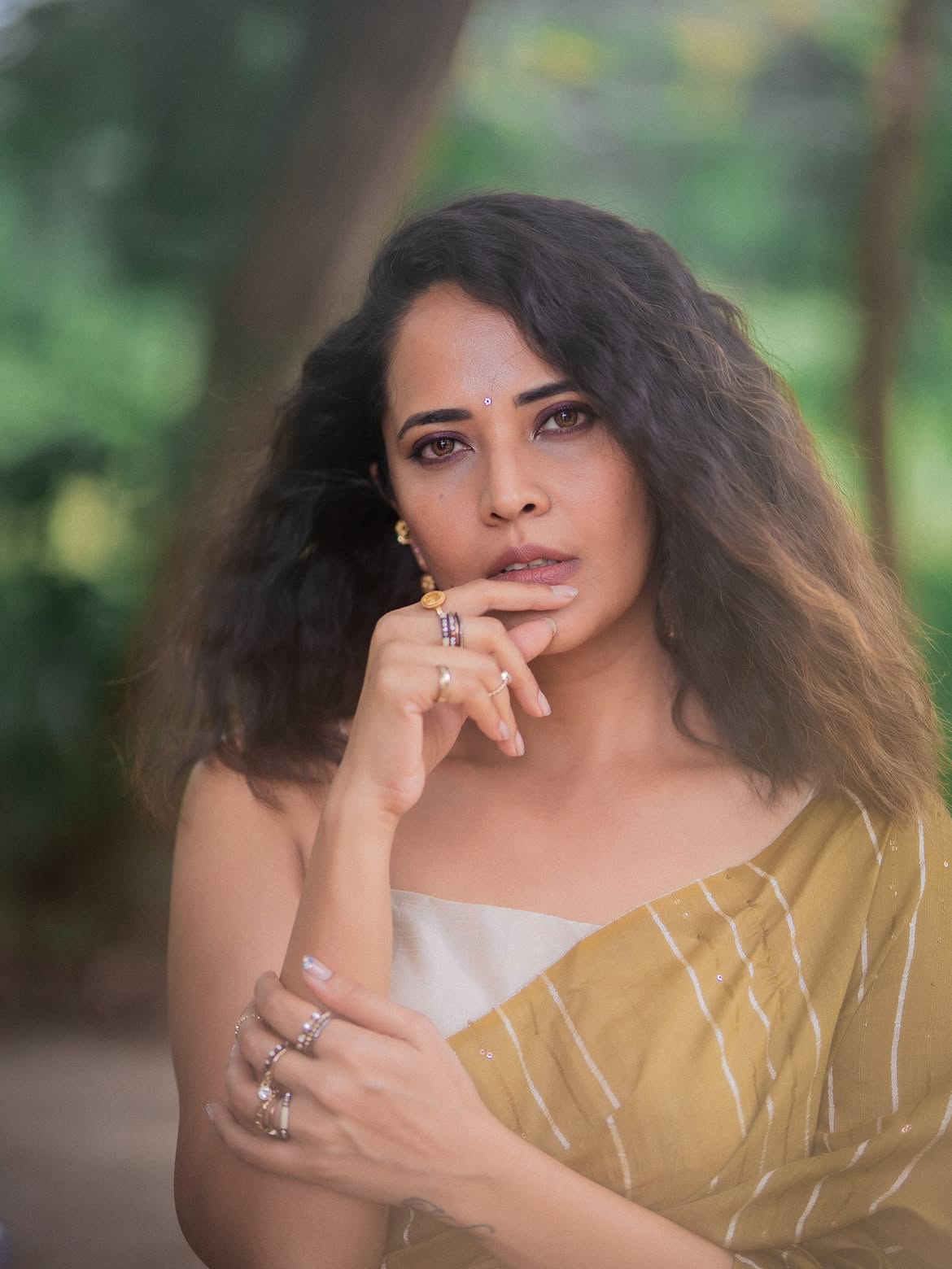 Anasuya Bharadwaj Sizzling Poses in Saree