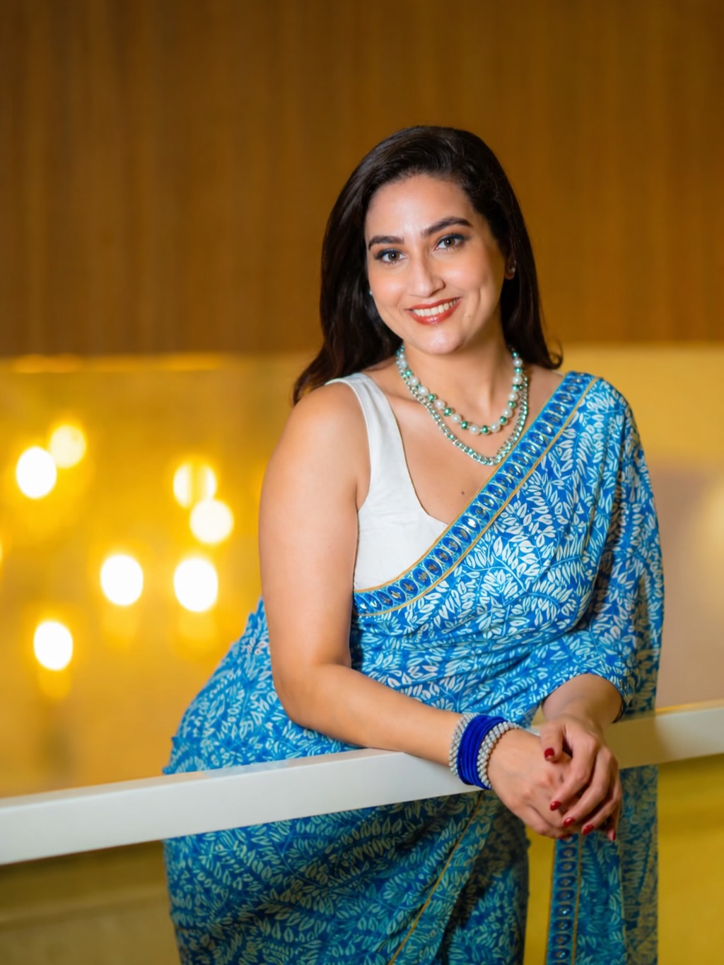 Anchor Manjusha Stunning Looks in Saree
