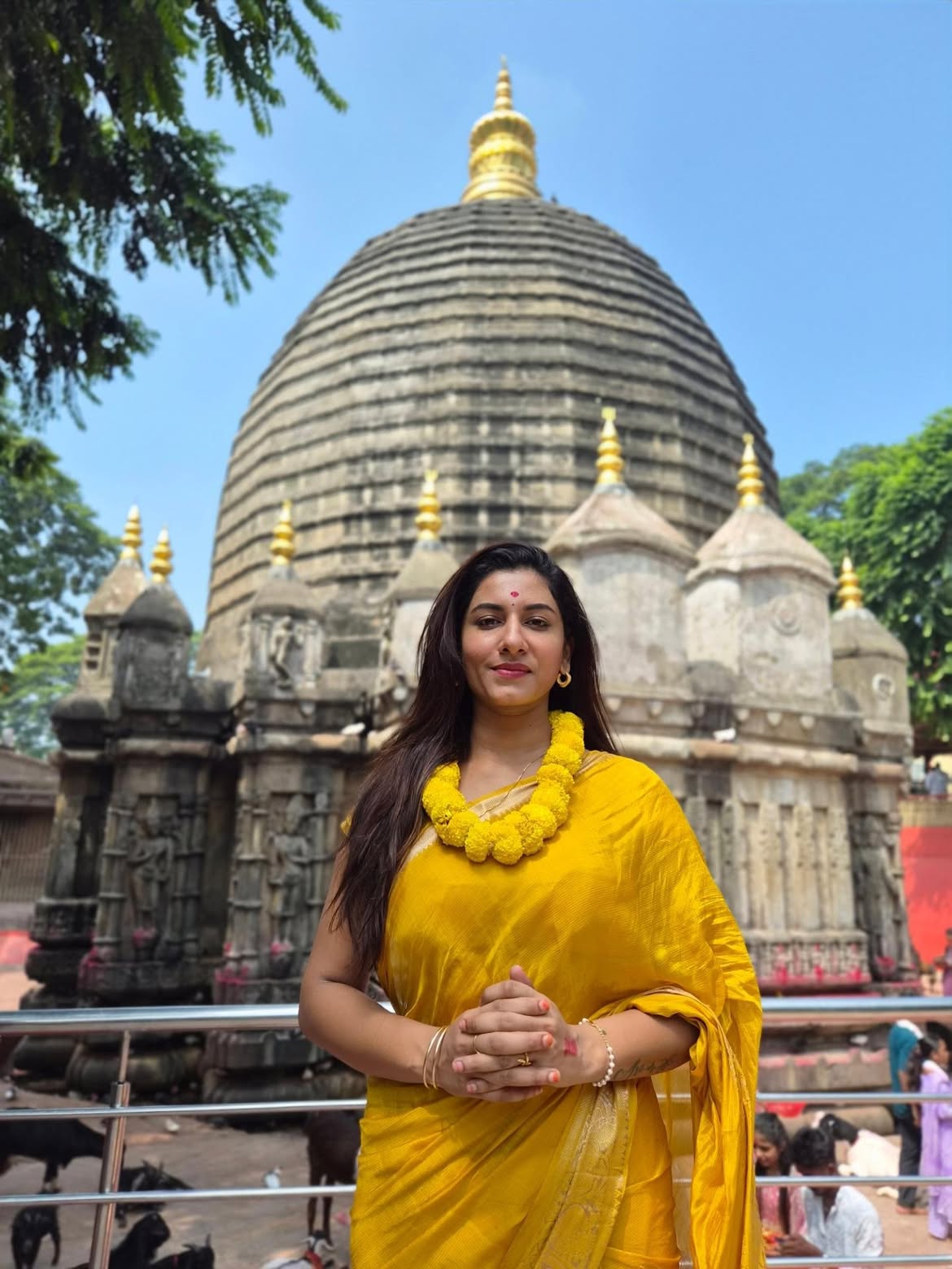 Anchor Vishnu Priya Bhimeneni Visits Assam Kamakhya Temple
