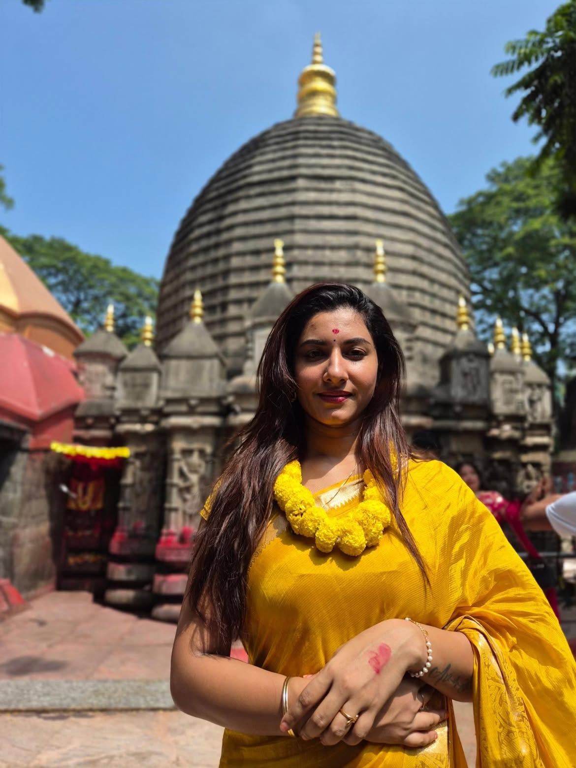 Anchor Vishnu Priya Bhimeneni Visits Assam Kamakhya Temple