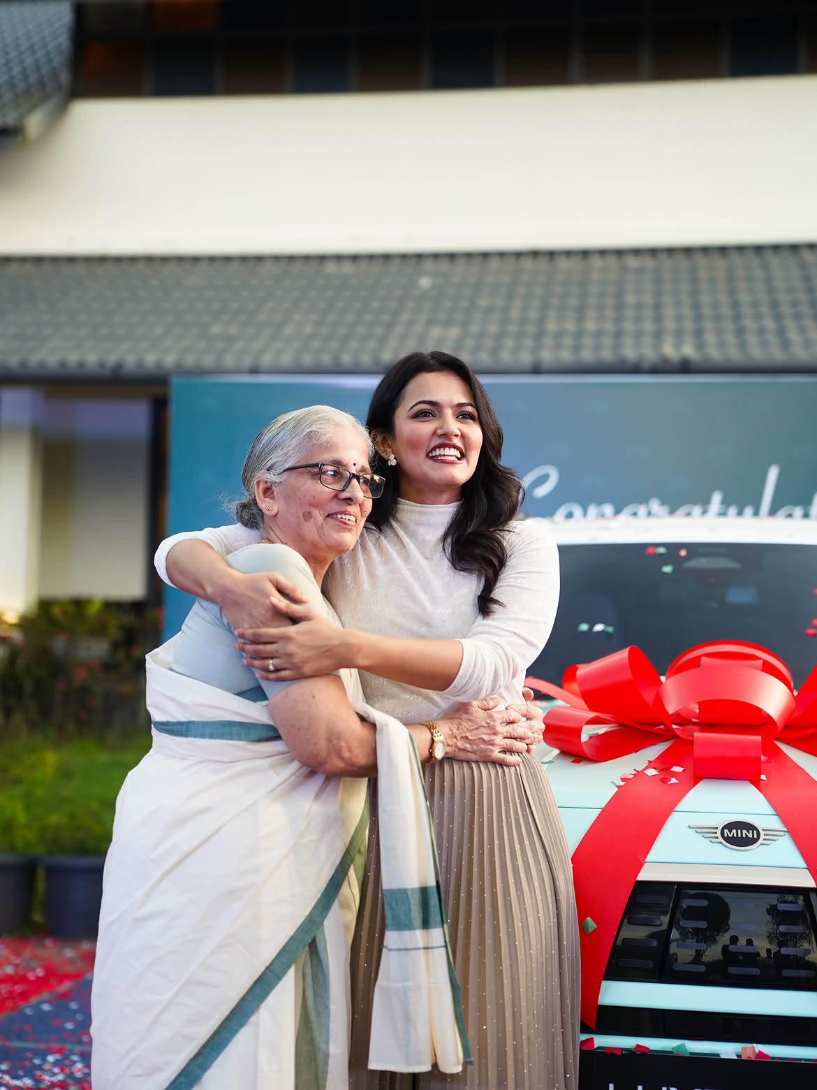 Aparna Das Buys Luxery Mini Cooper Car