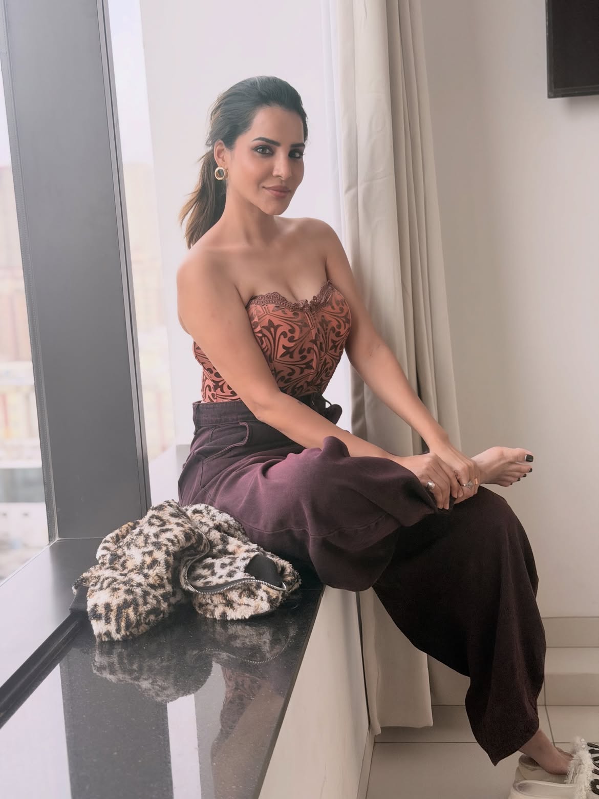 Ashu Reddy Dazzling Photos