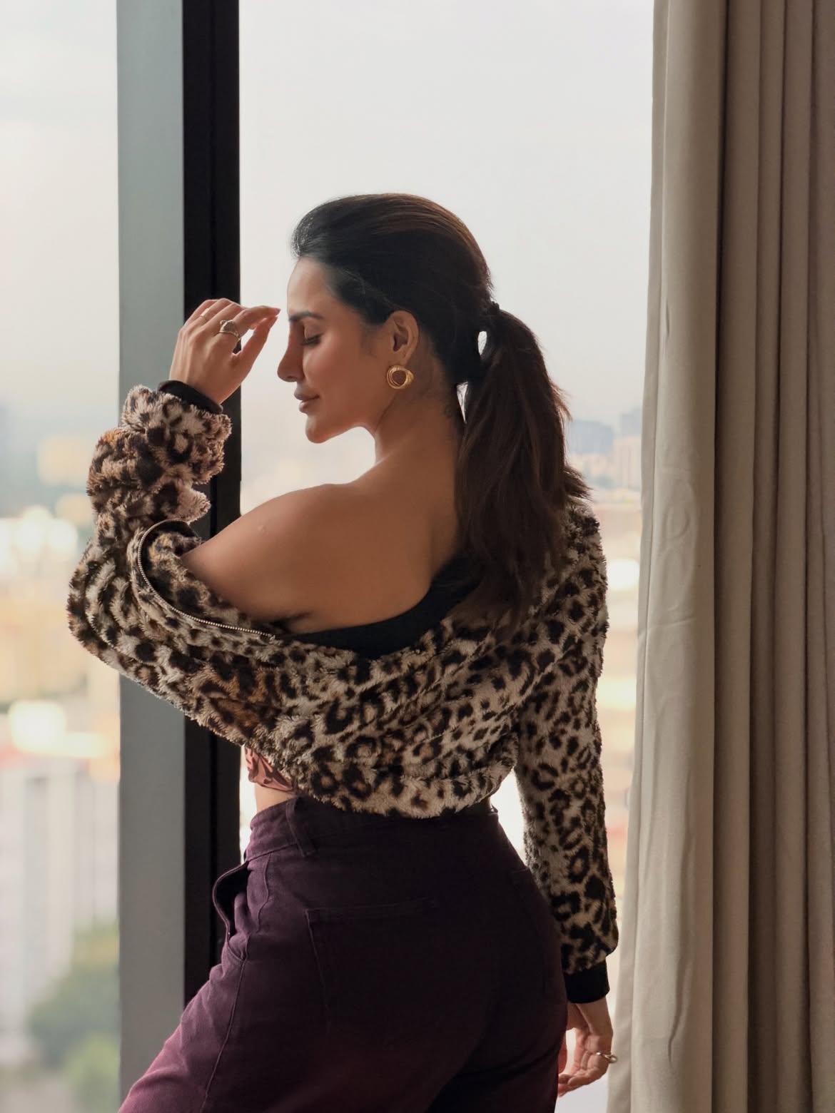 Ashu Reddy Dazzling Photos