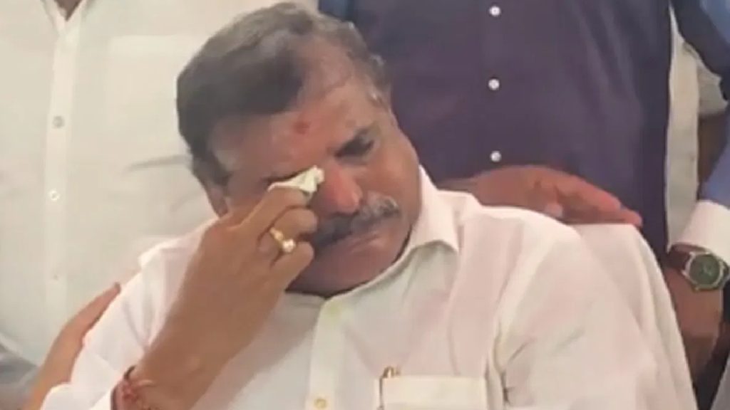 Botsa Satyanarayana: విజయనగరం వైసీపీకి భారీ షాక్.. కన్నీళ్లు పెట్టుకున్న బొత్స.. కార్యకర్తల మీటింగ్లో వెక్కి వెక్కి మరీ.