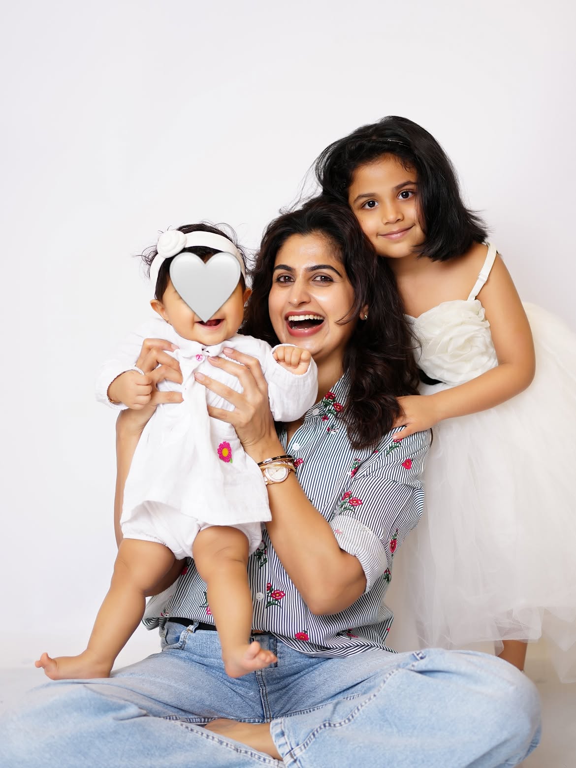Chaithra Rai Bigg Boss Telugu Season 10 Contestant Family Photos
