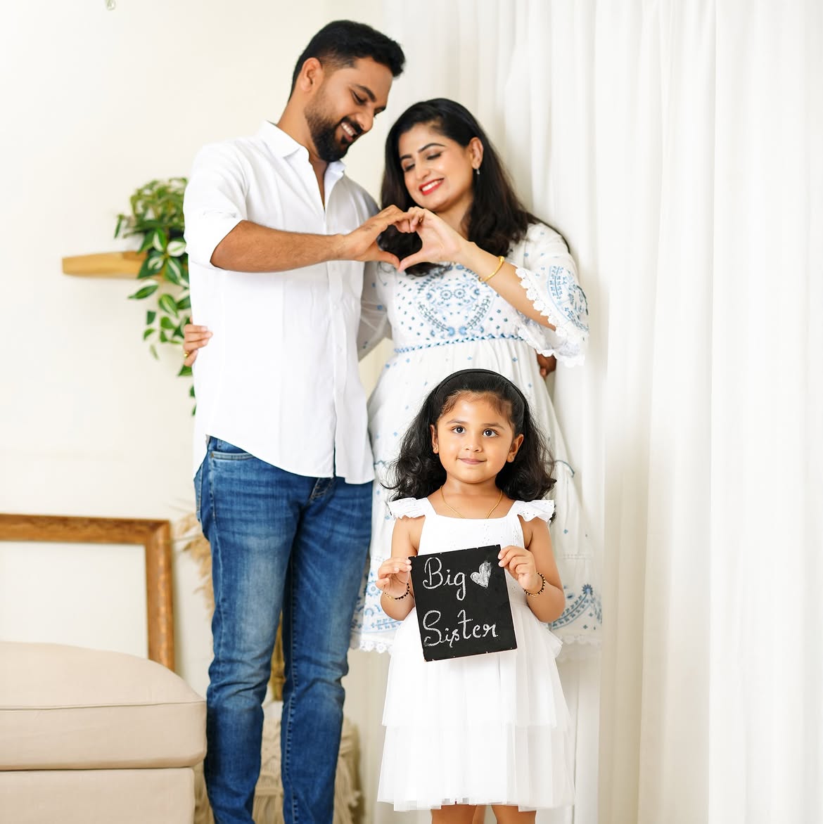 Chaithra Rai Bigg Boss Telugu Season 10 Contestant Family Photos