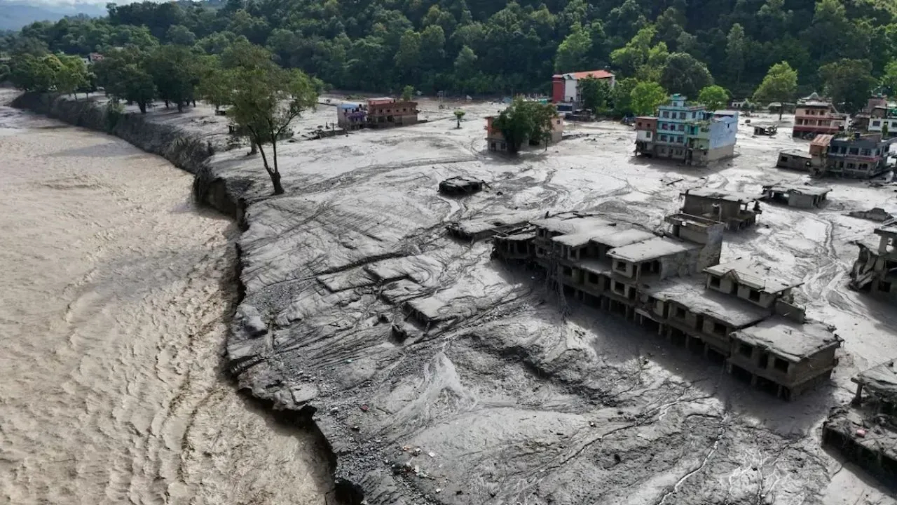 Nepal Floods: నేపాల్ కు మళ్ళీ ముప్పు.. భోటికోసి నదికి వరద ఉధృతి.. చైనా నుంచి రెడ్ అలర్ట్