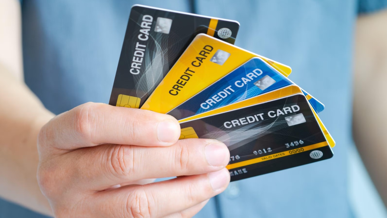Credit Card Rules : మీ చేతిలో క్రెడిట్ కార్డు ఉన్నా లాంగ్ టైమ్ వాడకపోతే ఏమౌతుంది? ఏమైనా ఛార్జీలు పడతాయా?
