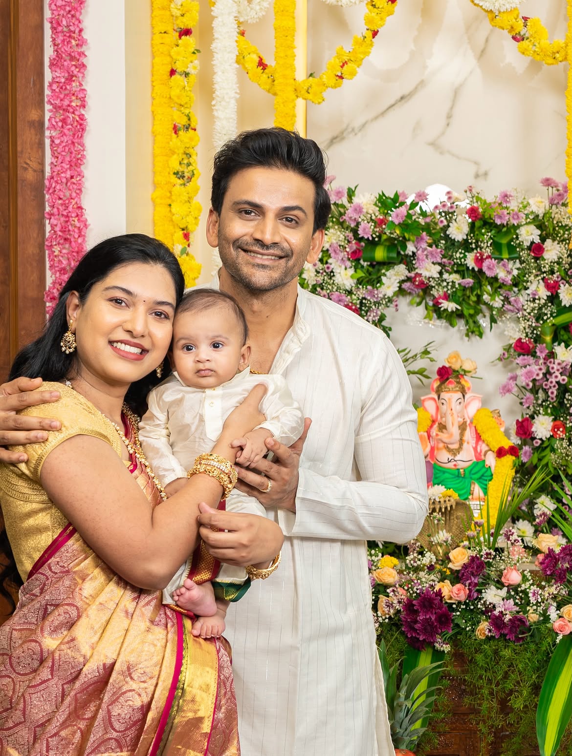 Pushpa Actor Daali Dhananjaya Family Photos
