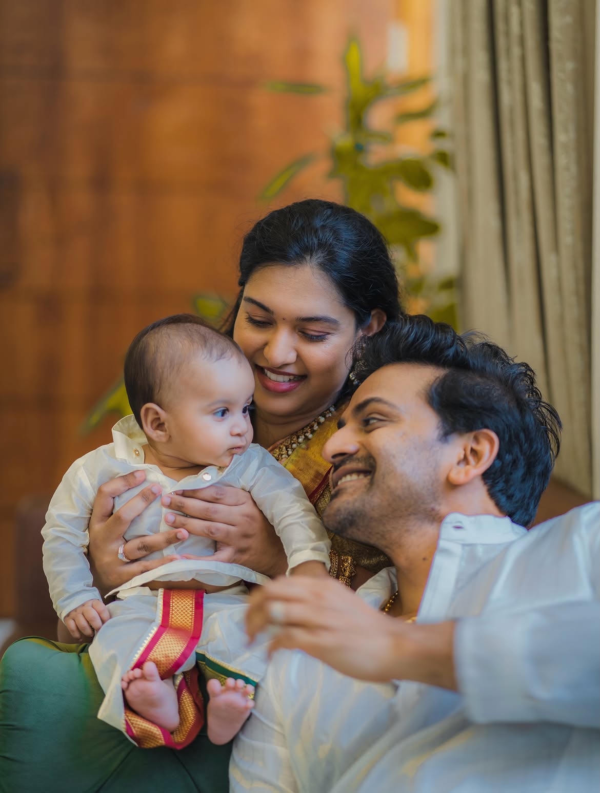 Pushpa Actor Daali Dhananjaya Family Photos