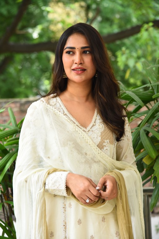 Dhashvika Kinthalli Entry in Tollywood with Tatvam Movie