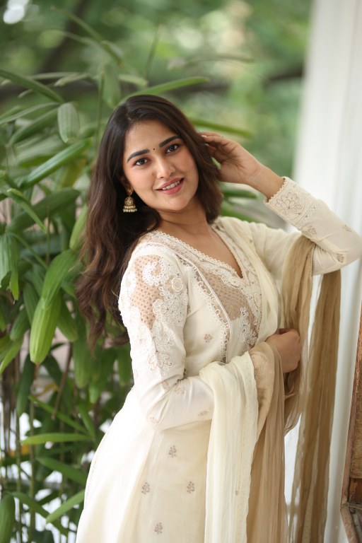 Dhashvika Kinthalli Entry in Tollywood with Tatvam Movie