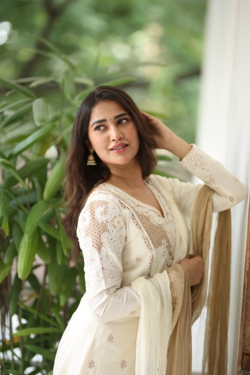 Dhashvika Kinthalli Entry in Tollywood with Tatvam Movie