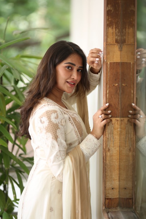 Dhashvika Kinthalli Entry in Tollywood with Tatvam Movie