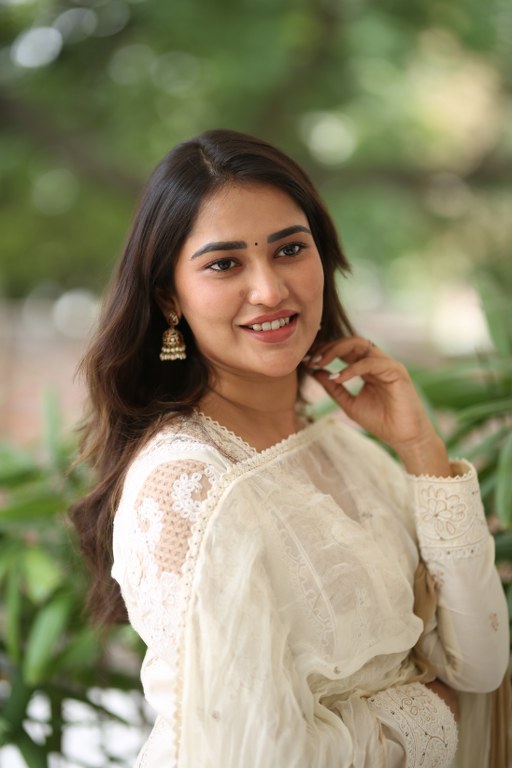Dhashvika Kinthalli Entry in Tollywood with Tatvam Movie