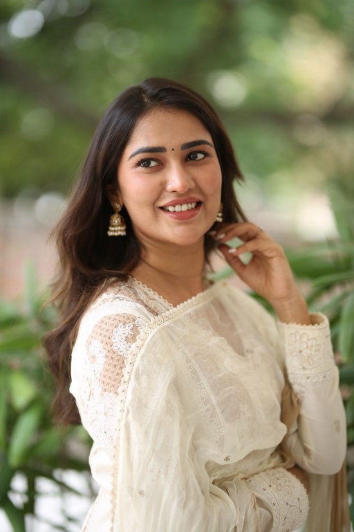 Dhashvika Kinthalli Entry in Tollywood with Tatvam Movie