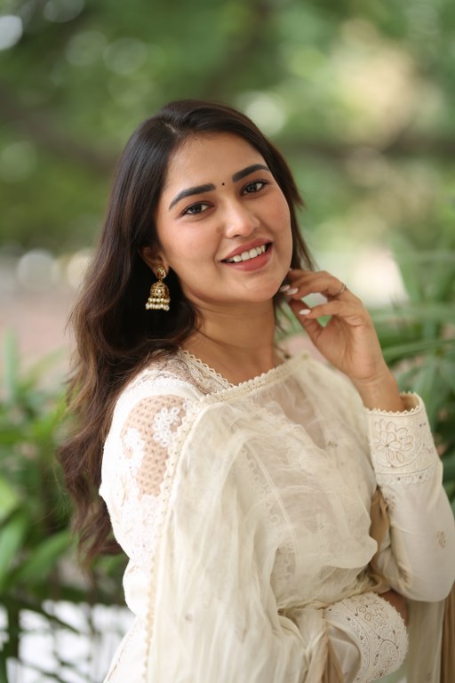 Dhashvika Kinthalli Entry in Tollywood with Tatvam Movie