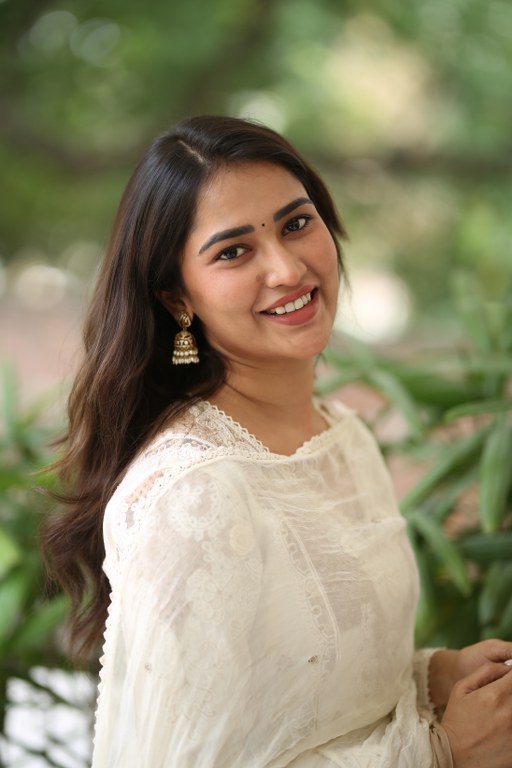 Dhashvika Kinthalli Entry in Tollywood with Tatvam Movie