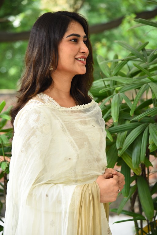 Dhashvika Kinthalli Entry in Tollywood with Tatvam Movie