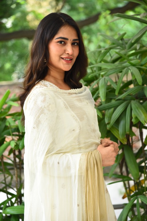 Dhashvika Kinthalli Entry in Tollywood with Tatvam Movie