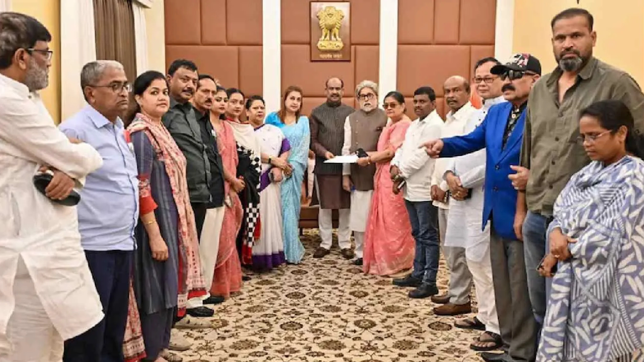 West Bengal: మమతా బెనర్జీకి బిగ్ షాక్.. బీజేపీలోకి 17 మంది TMC ఎంపీలు? రంగంలోకి సుప్రీంకోర్టు!