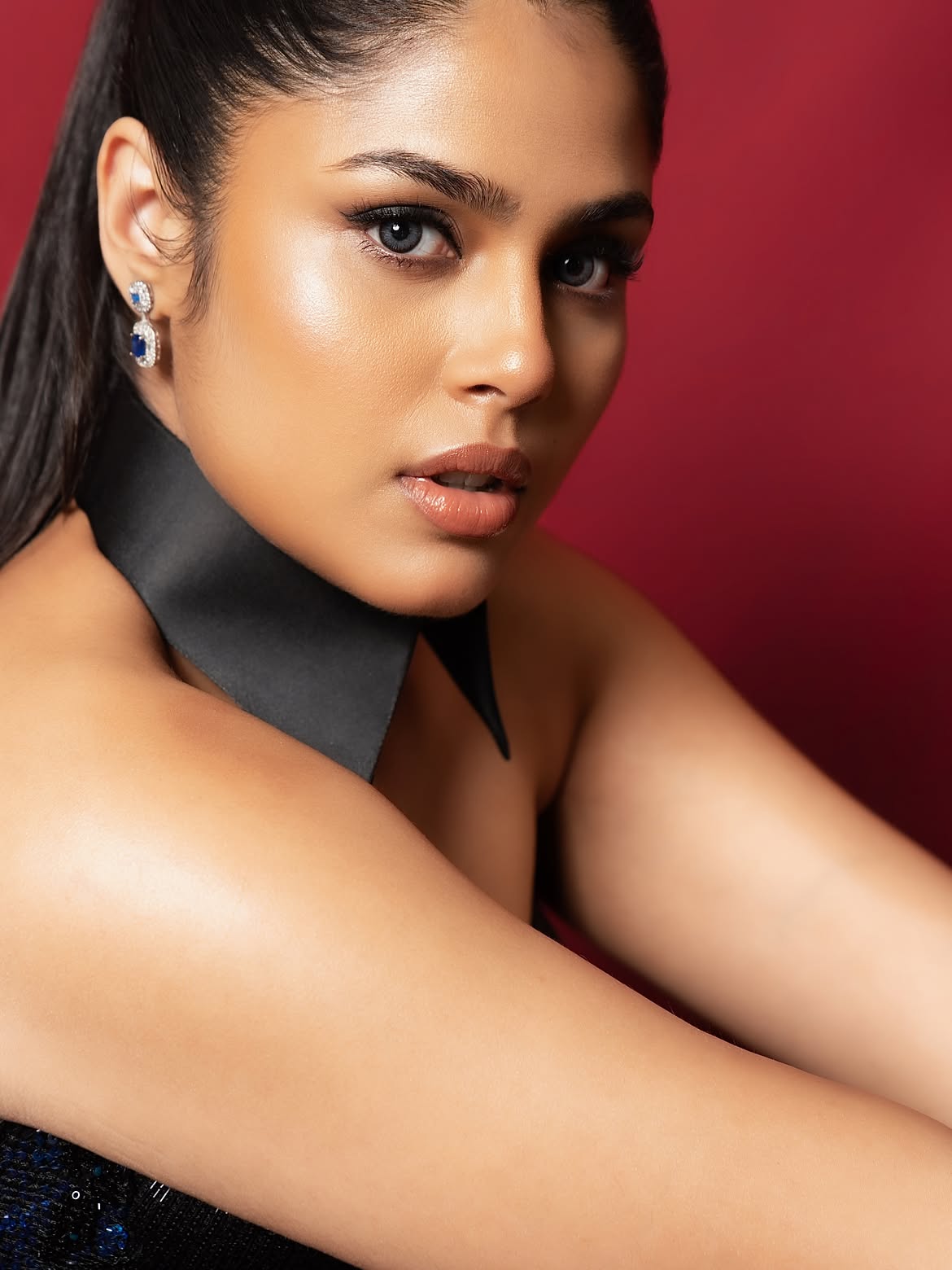 Faria Abdullah Dazzling Photos in Black Dress