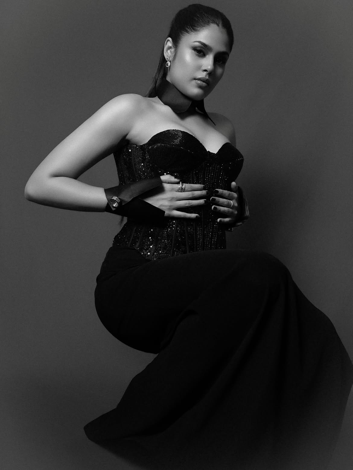 Faria Abdullah Dazzling Photos in Black Dress