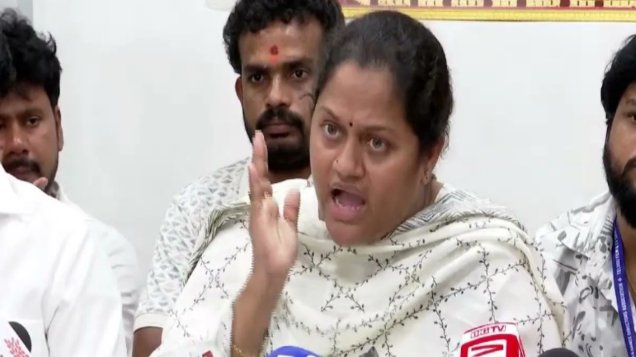 Film Federation : ఫిల్మ్ ఫెడరేషన్ సంచలన నిర్ణయం.. సుమ‌ల‌త కార్య‌వ‌ర్గం ర‌ద్దు..