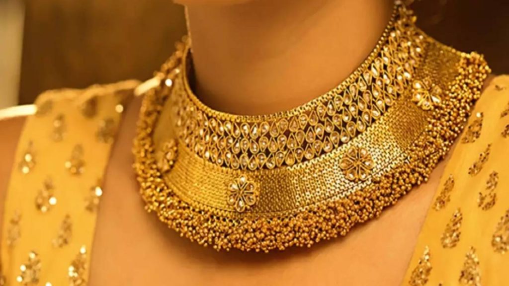 Gold-Silver Prices Today : పసిడి ధరల్లో ట్విస్ట్.. ఏపీ, తెలంగాణలో 22, 24 క్యారెట్ల ధరలు ఇవే!