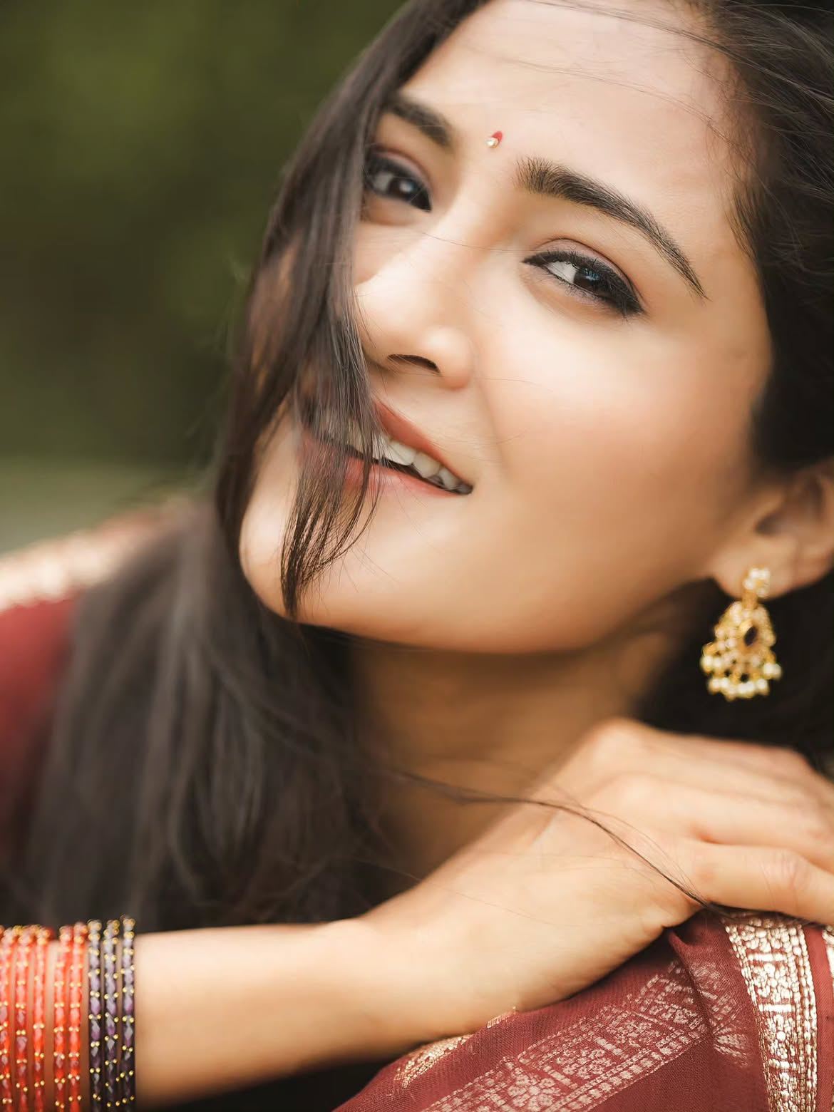 Gayathri Simhadri Cute Photos in Saree